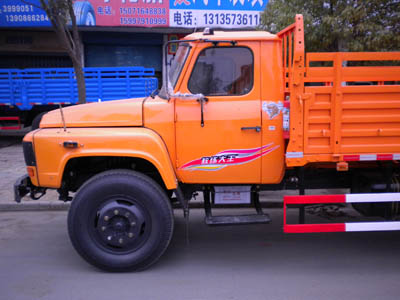 東風九米教練車