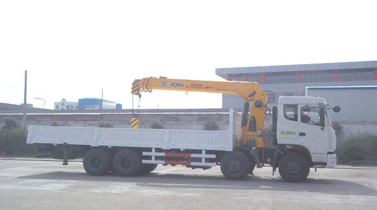 東風(fēng)隨車吊圖片