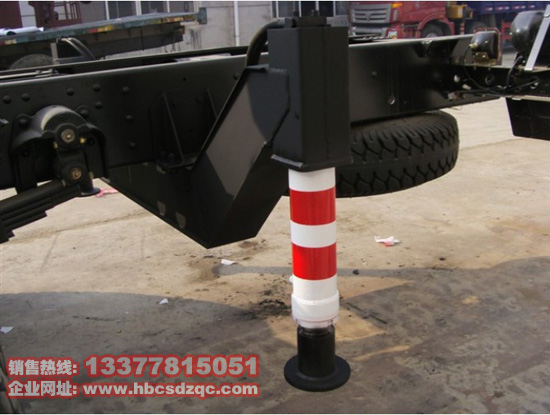 隨車吊液壓支腿圖片