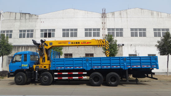 東風(fēng)隨車吊圖片