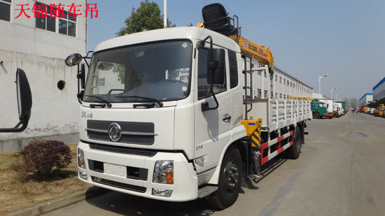 東風(fēng)天錦隨車(chē)吊圖片