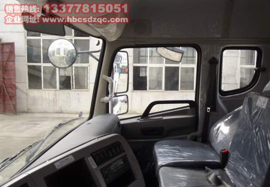 新款16隨車吊圖片