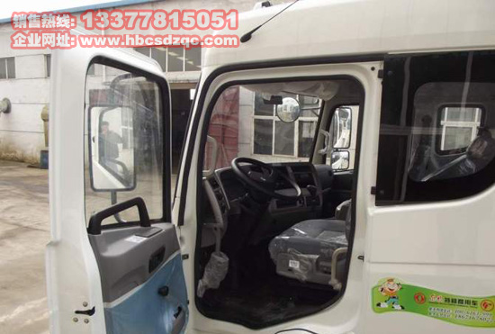 新款16隨車吊圖片