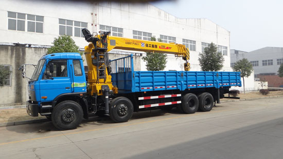 直臂14噸東風(fēng)隨車吊