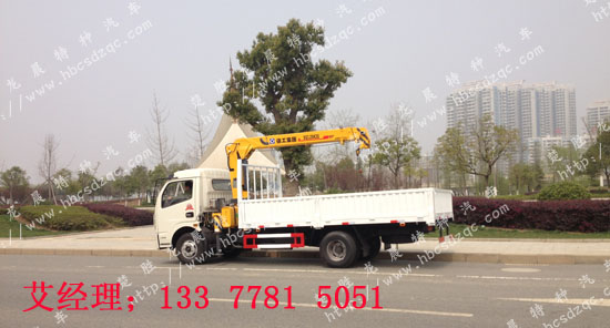 東風(fēng)多利卡隨車起重運(yùn)輸車圖片