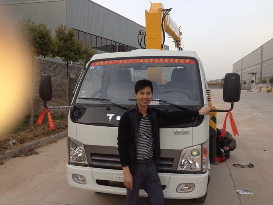 上藍(lán)牌的隨車(chē)吊