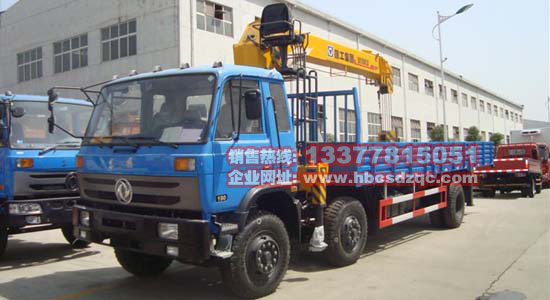 東風(fēng)三軸國(guó)四隨車(chē)吊