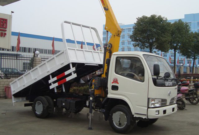 隨車吊帶灑水圖片