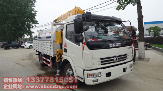 多利卡隨車吊灑水4噸多利卡隨車起重運(yùn)輸車