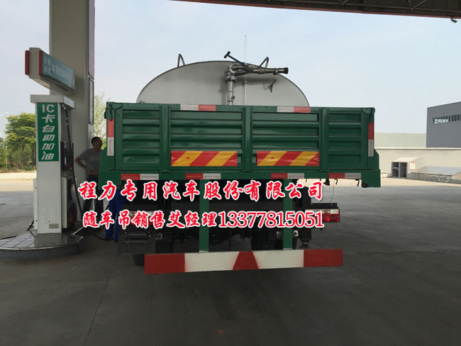 CLW東風(fēng)多利卡隨車吊