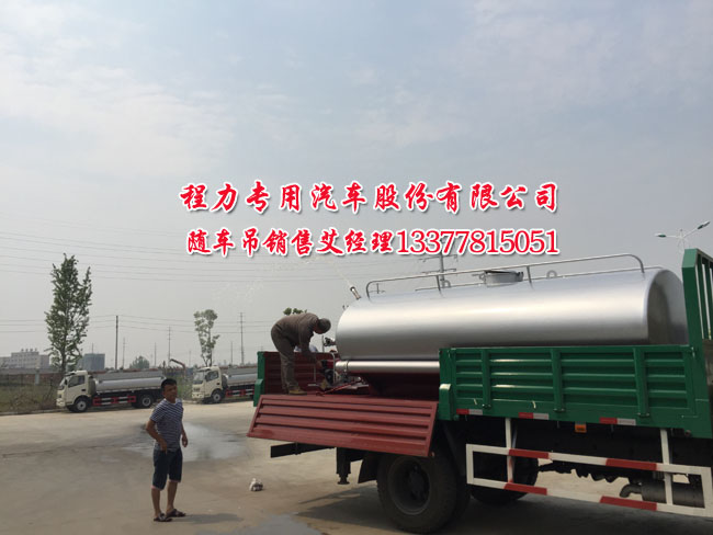 東風(fēng)多利卡隨車起重運(yùn)輸車