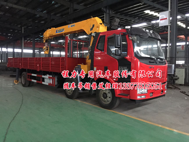 解放三軸隨車(chē)吊圖片