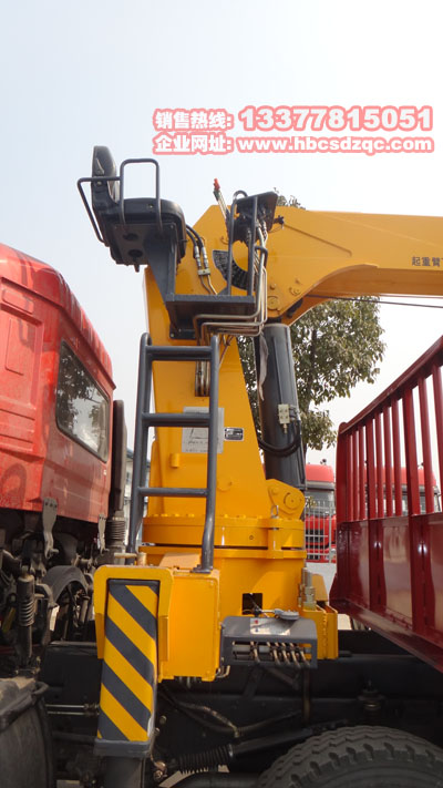 東風(fēng)天龍16噸隨車起重運輸車圖片