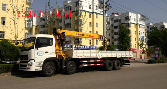 天龍拉磚隨車吊