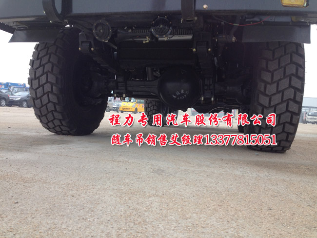 四驅(qū)隨車吊圖片