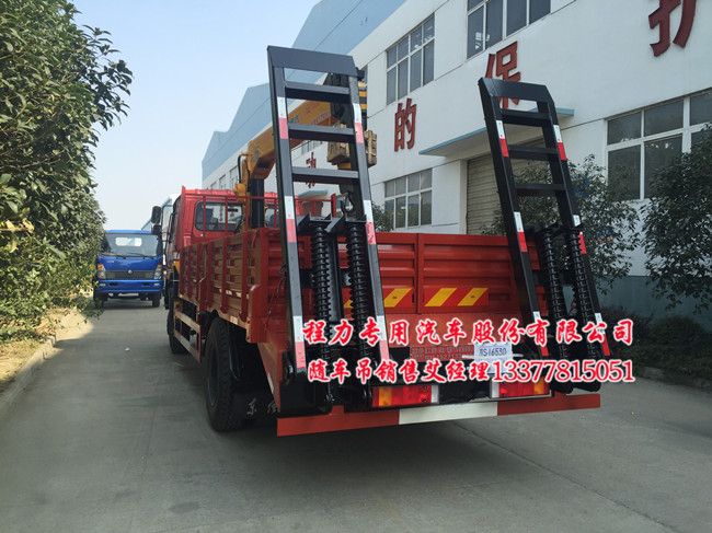 東風(fēng)神宇自卸吊