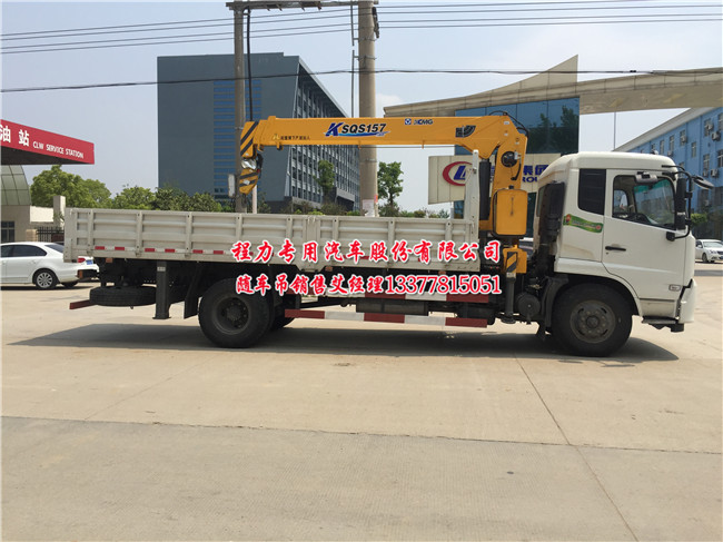 東風天錦隨車吊帶灑水