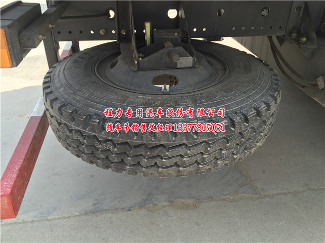 東風天錦隨車起重運輸車