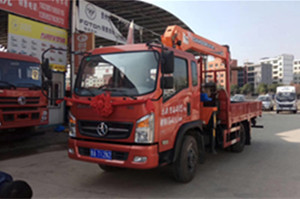 排半藍(lán)牌隨車吊廠家圖片