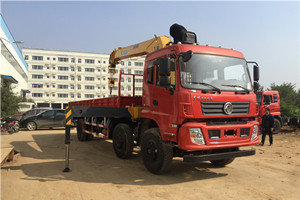 東風(fēng)專用底盤隨車吊小三軸圖片