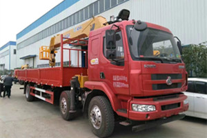 柳汽乘龍前四后四小三軸隨車吊圖片