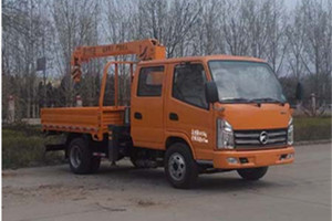 凱馬雙排隨車吊上藍(lán)牌圖片