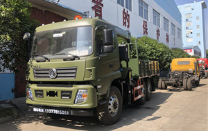 程力專汽6.3噸六驅(qū)隨車吊圖片