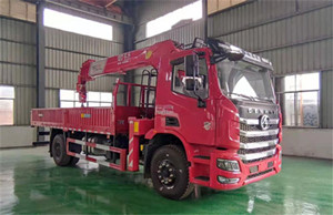 8噸上汽紅巖隨車吊圖片