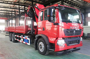 國(guó)六重汽豪沃后雙橋隨車吊圖片