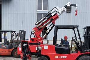 7噸叉車尾吊圖片