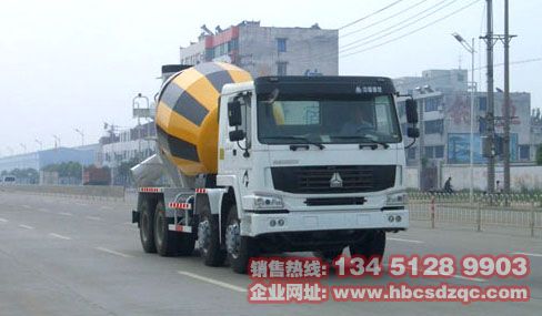 斯太爾前四后八混凝土攪拌運(yùn)輸車 圖片